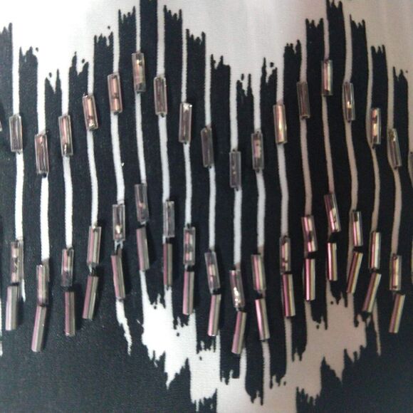 Lane Bryant Black and White Top with Geometric Print and Beading Size 26/28 - Picture 6 of 6